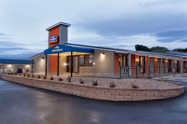 Howard Johnson by Wyndham Harrisonburg image 2