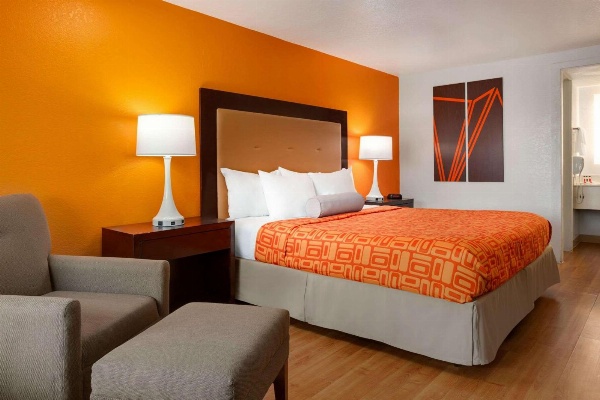 Howard Johnson by Wyndham Harrisonburg image 7